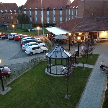 Stoberiet Hostel Svendborg Exterior photo The main building of the university