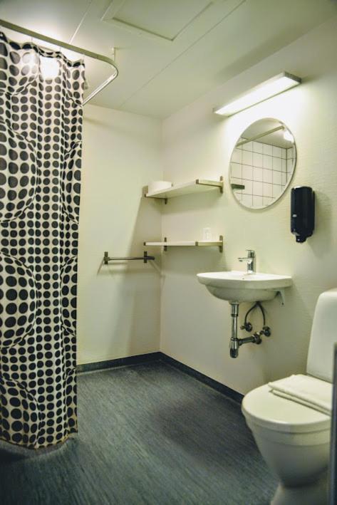 Stoberiet Hostel Svendborg Exterior photo A typical shower room