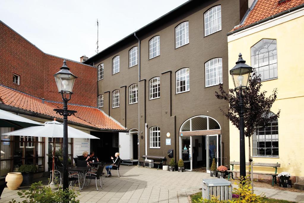 Stoberiet Hostel Svendborg Exterior photo The former town hall of the Hanseatic League